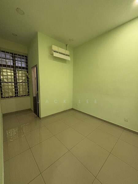 For Sale - Taman Molek 1.5 Storey Terrace Renovated For Sale