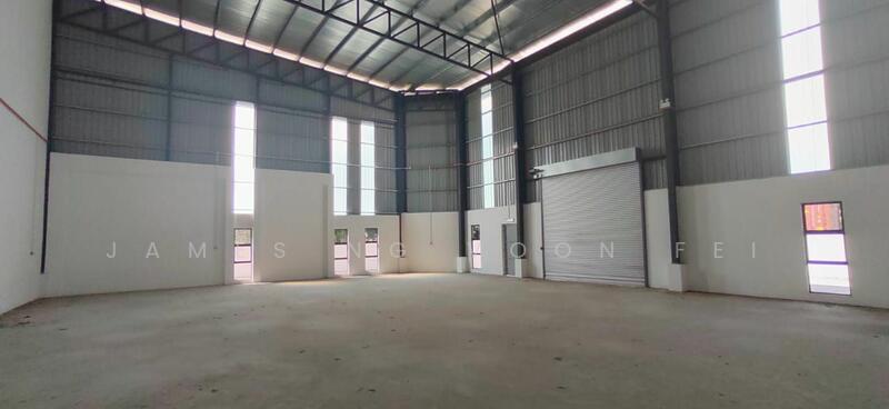 For Rent - 1.5 Storey Semi-D Factory [Big Corner]@ Nilai