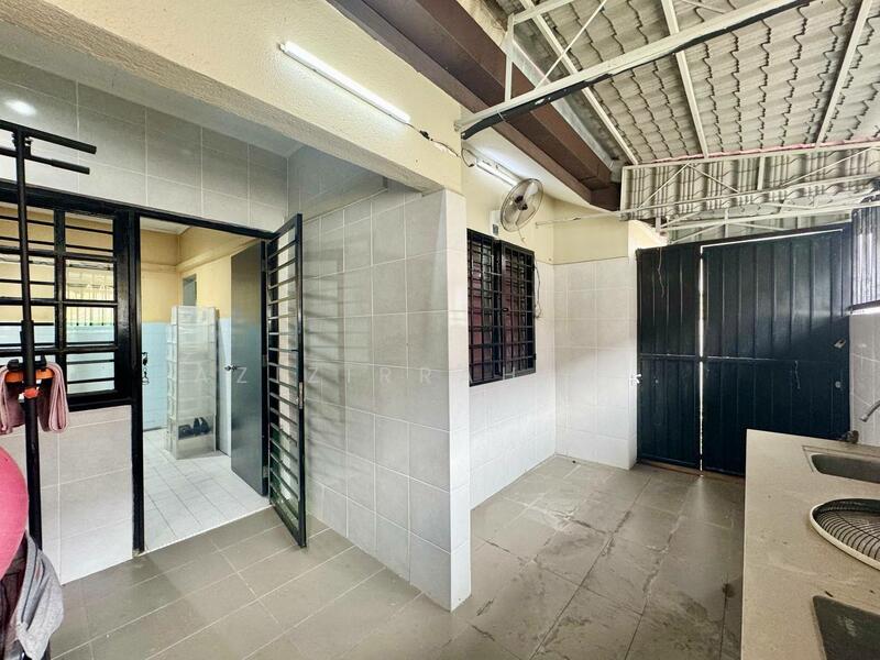 For Sale - 1 and a half Storey Terrace Usj 2 Subang Jaya