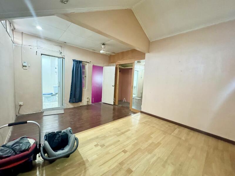 For Sale - 1 and a half Storey Terrace Usj 2 Subang Jaya