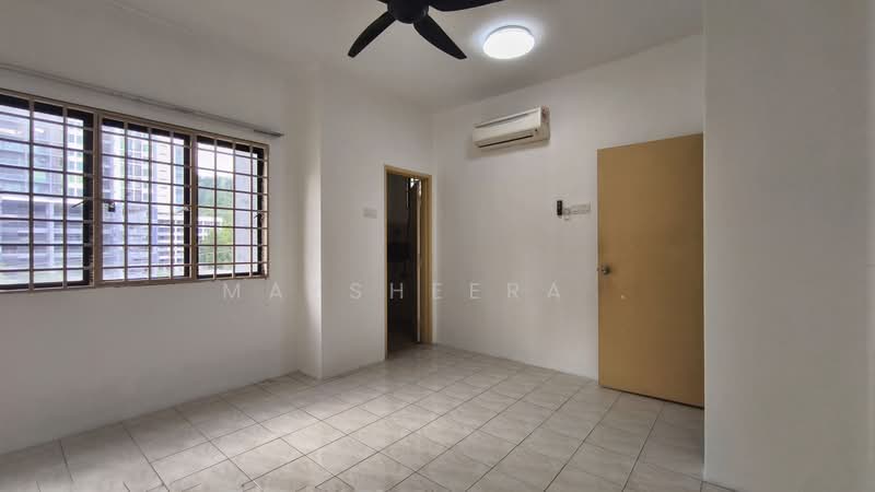 Apartment for Sale at Bougainvilla - Mazsheera . - Master bedroom - PropertyGuru.com.my