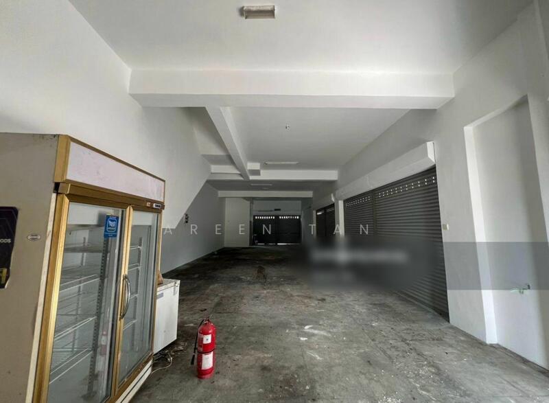 For Rent - Limited Corner Unit Jenjarom Ground Floor Shop Available Now