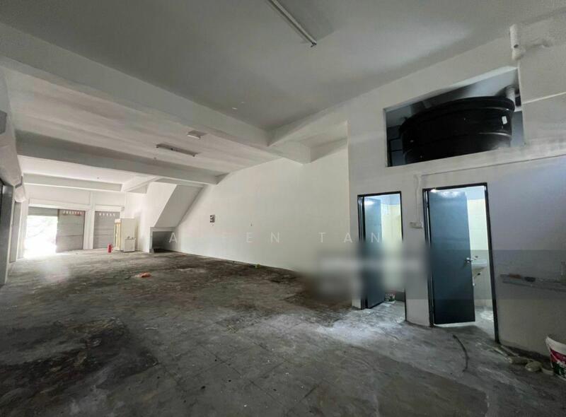 For Rent - Limited Corner Unit Jenjarom Ground Floor Shop Available Now