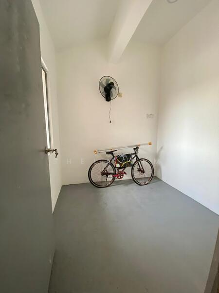 For Sale - Taman Sri SKudai, Jalan Emas 1 @ 2 Storey Shoplot (Facing Main Road)