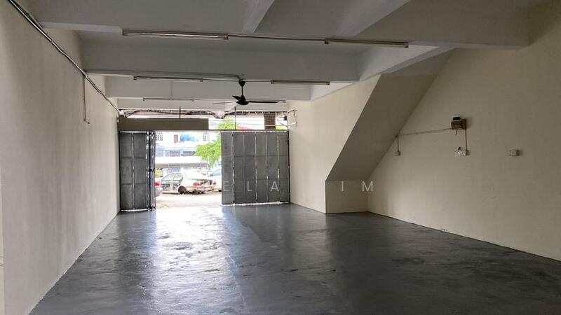 For Sale - Taman Sri SKudai, Jalan Emas 1 @ 2 Storey Shoplot (Facing Main Road)