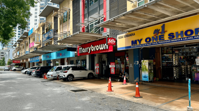 For Sale - 3 Sty Shop @ SS6 Kelana Jaya PJ , Malay Crowd & High Demand Area