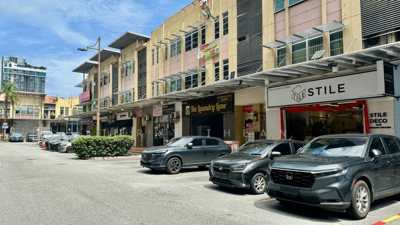 For Sale - 3 Sty Shop @ SS6 Kelana Jaya PJ , Malay Crowd & High Demand Area