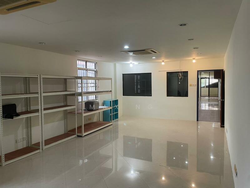 Untuk Disewa - Georgetown Office Space 1800sf Renovated Air Cond