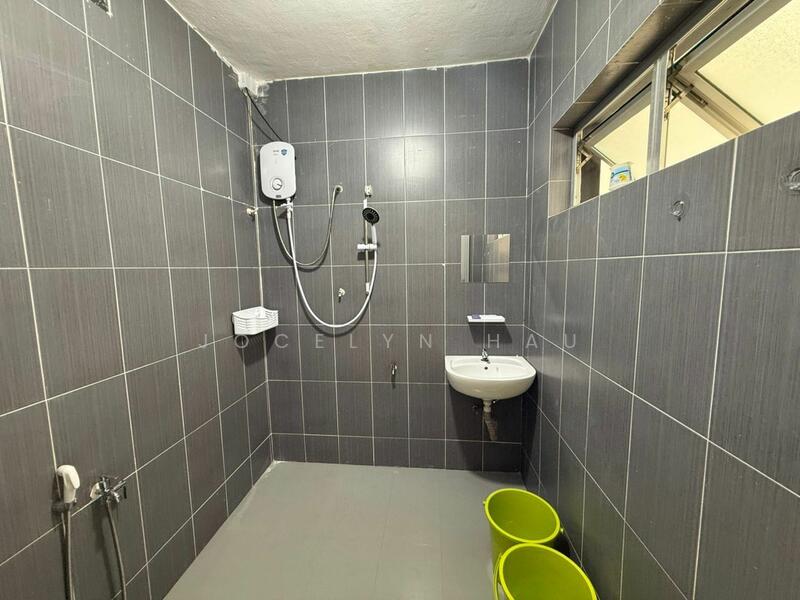 Untuk Disewa - 2-storey Terrace House at Taman Serene