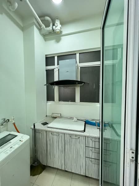 Servis Apartment untuk Dijual di Desa Green - Loges . - Kitchen - PropertyGuru.com.my