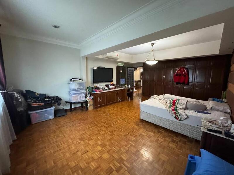 For Sale - Taman Pelangi 3 story Semi D