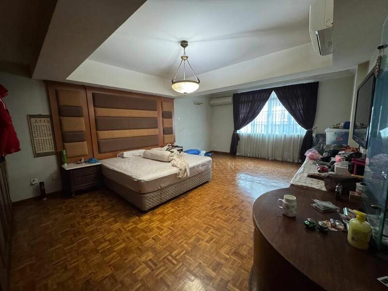 For Sale - Taman Pelangi 3 story Semi D