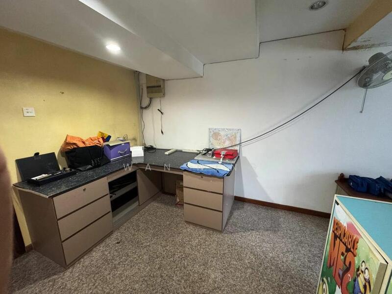 For Sale - Taman Pelangi 3 story Semi D