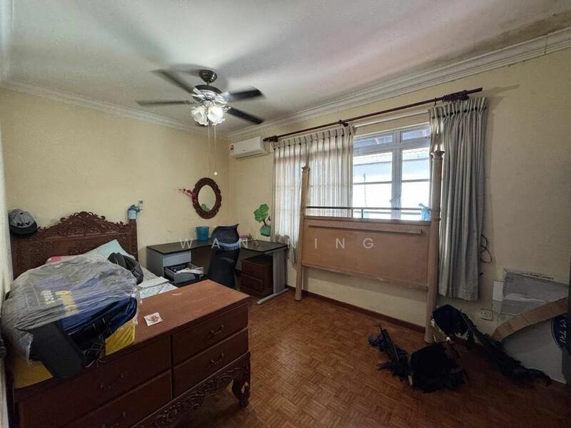 For Sale - Taman Pelangi 3 story Semi D