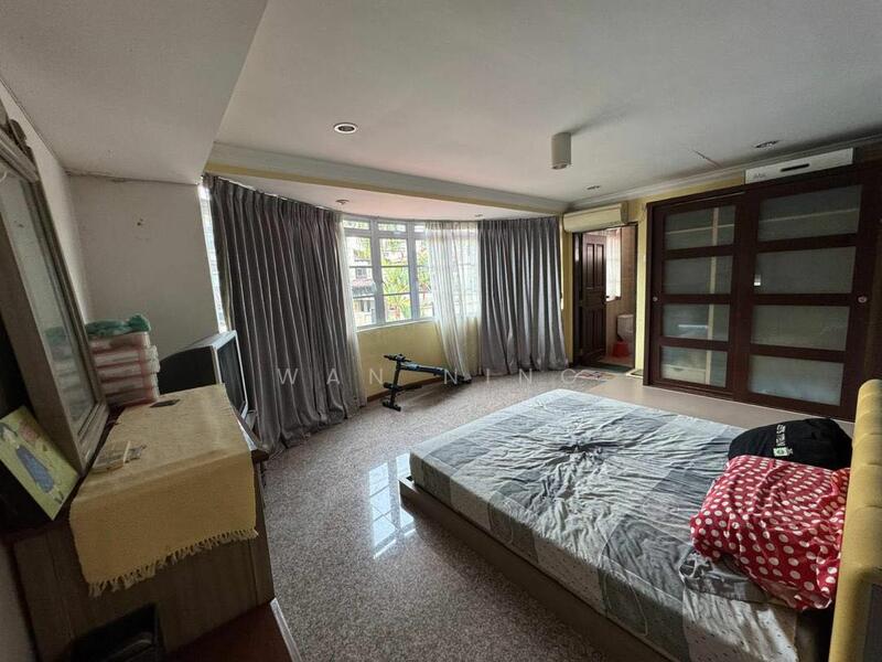 For Sale - Taman Pelangi 3 story Semi D