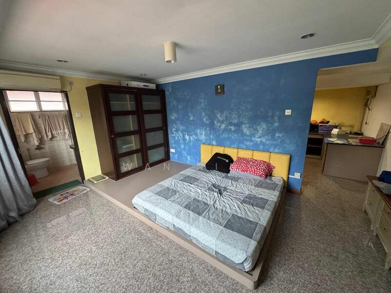 For Sale - Taman Pelangi 3 story Semi D