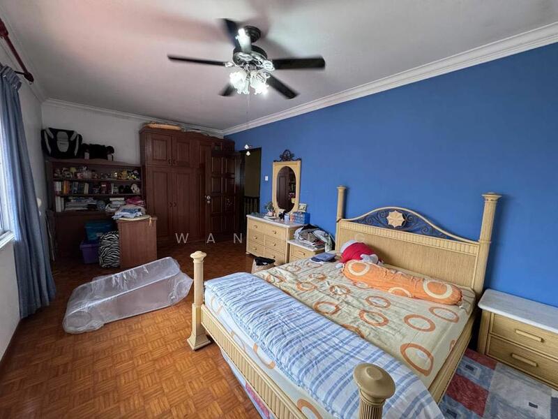 For Sale - Taman Pelangi 3 story Semi D