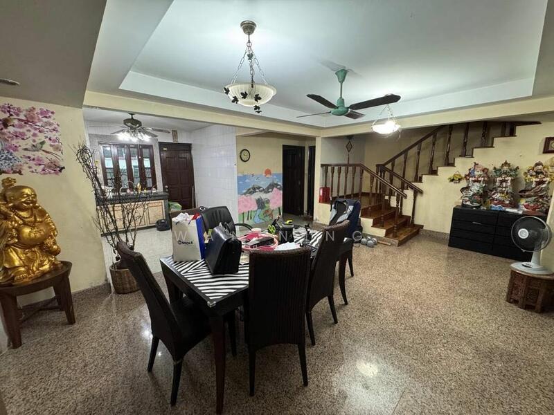 For Sale - Taman Pelangi 3 story Semi D