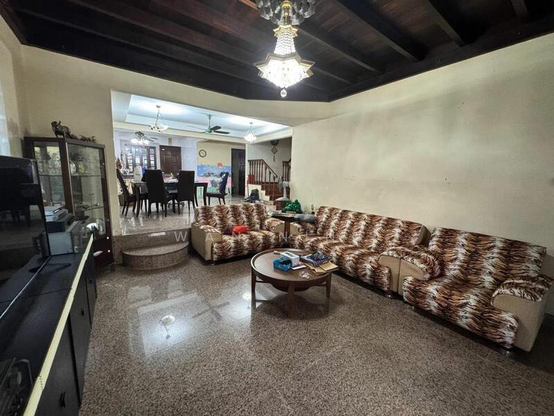 For Sale - Taman Pelangi 3 story Semi D