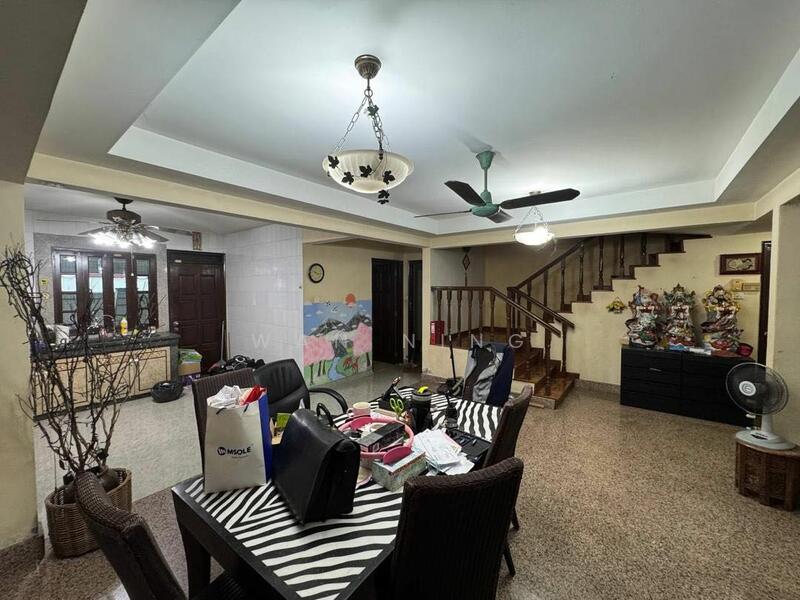 For Sale - Taman Pelangi 3 story Semi D