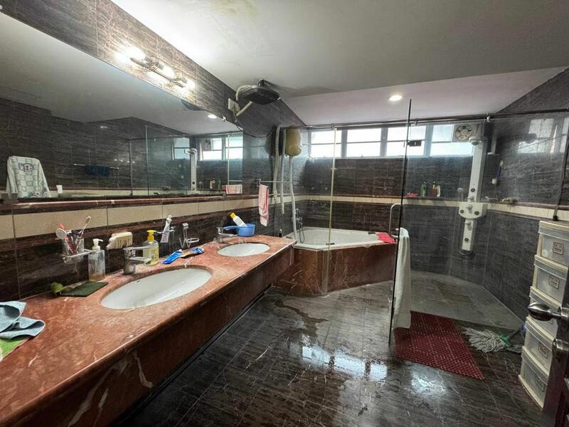 For Sale - Taman Pelangi 3 story Semi D