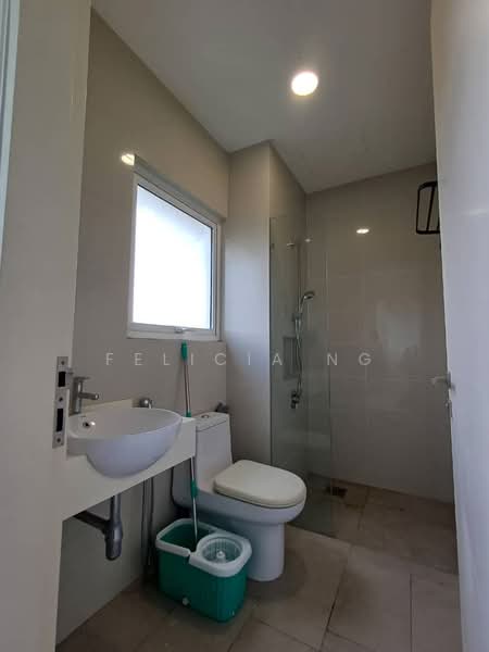 Condominium for Rent at Seri Puteri Hills - Felicia Ng - Bathroom - PropertyGuru.com.my