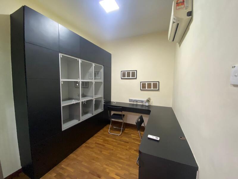 Untuk Dijual - Molek Pine 2