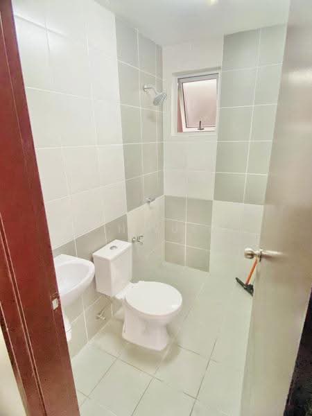 Apartment for Rent at Residensi Kesuma 1 - Erin Yusof - Bathroom - PropertyGuru.com.my