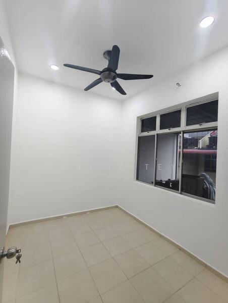 For Sale - Tangkak Tangkaks