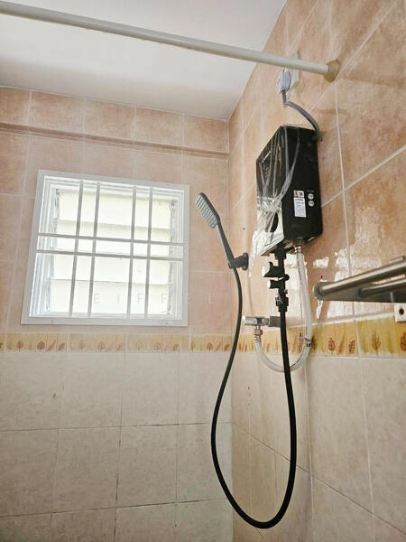 Untuk Disewa - Sri Dahlia