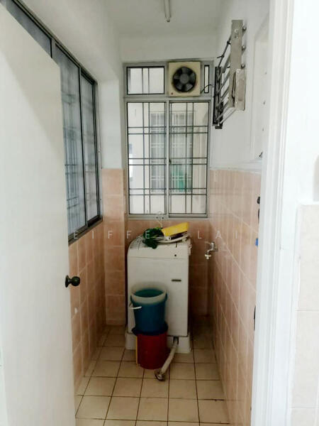 Untuk Disewa - Sri Dahlia