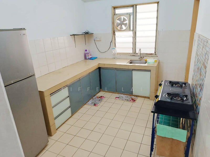 Untuk Disewa - Sri Dahlia