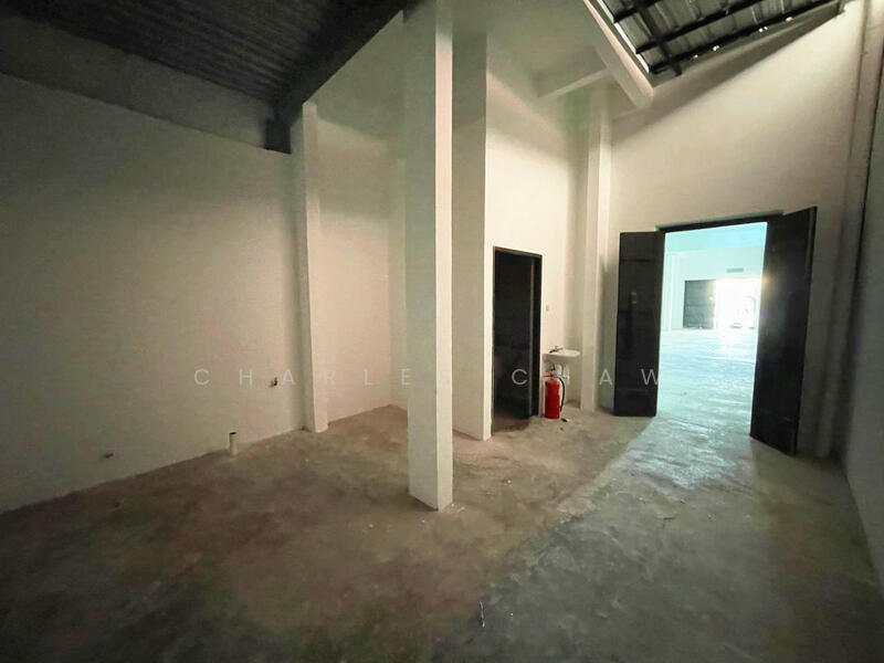 Untuk Disewa - Pintal Tali Ground Floor Shop 900 Sq.ft Georgetown Off Lebuh Kimberly