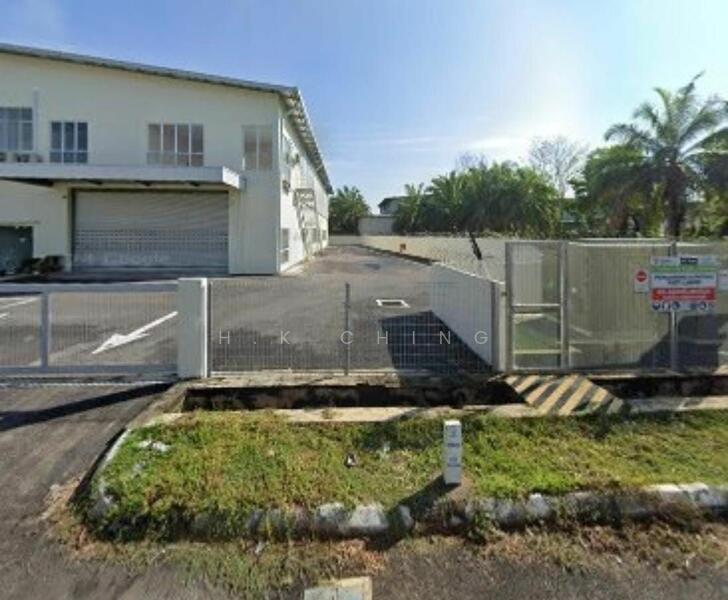 For Rent - 15,000sf Semi D Factory Warehouse Ijok
