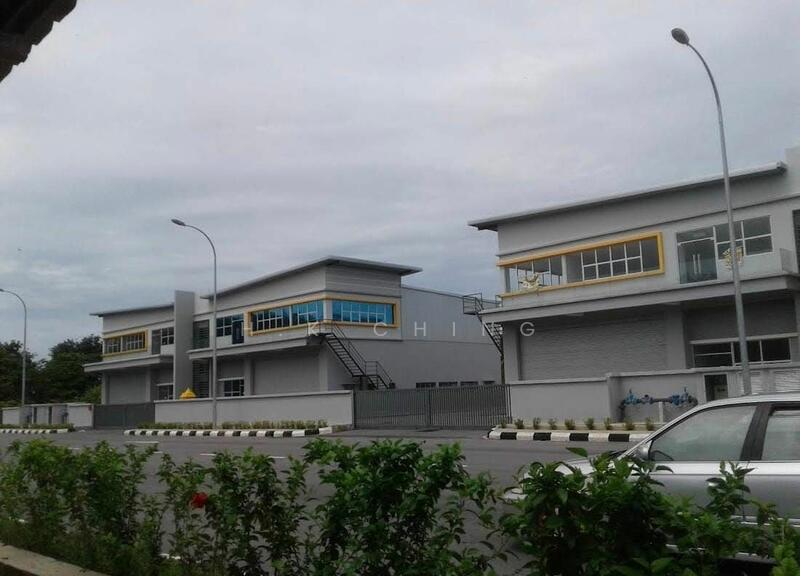 For Rent - 15,000sf Semi D Factory Warehouse Ijok