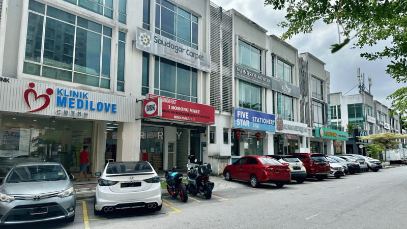 For Sale - 2 Sty Shop @ Taman Equine 10 , Tenanted Unit with ROI 4%++