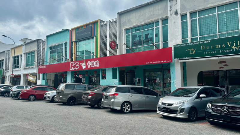 For Sale - 2 Sty Shop @ Taman Equine 10 , Tenanted Unit with ROI 4%++