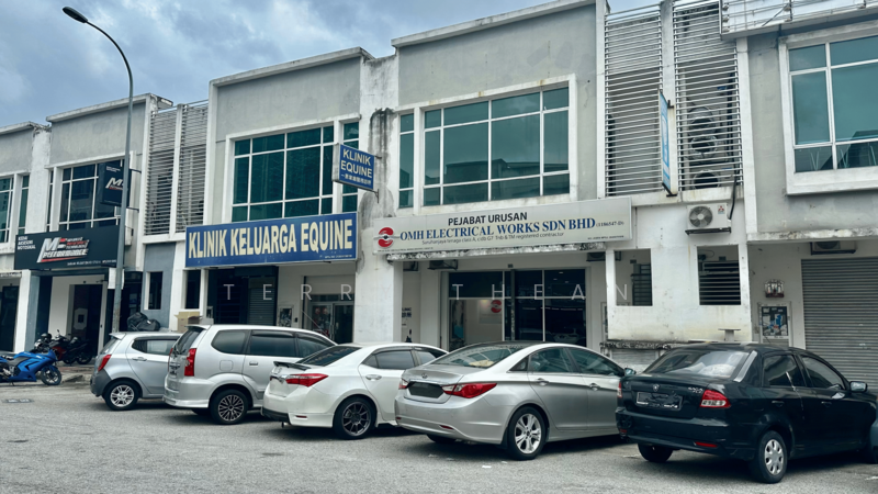 For Sale - 2 Sty Shop @ Taman Equine 10 , Tenanted Unit with ROI 4%++