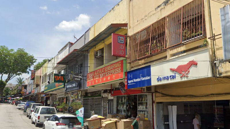 For Sale - 2 Sty Shop @ Tmn Connaught , Tenanted Unit with Good ROI