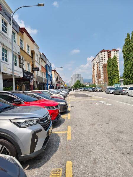 For Rent - laman rimbunan