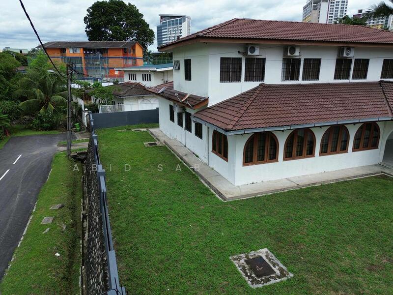 Untuk Disewa - Prime Location Bungalow @ Jalan Maktab, Semarak