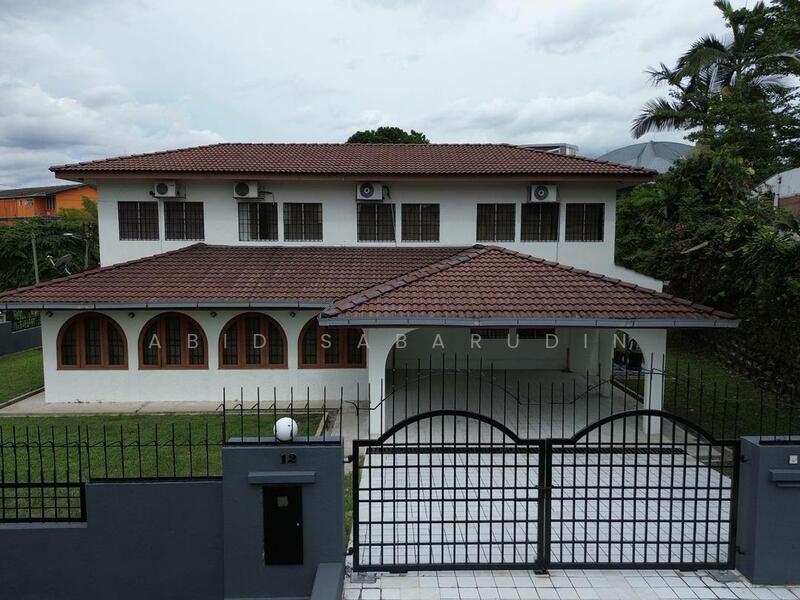 Untuk Disewa - Prime Location Bungalow @ Jalan Maktab, Semarak