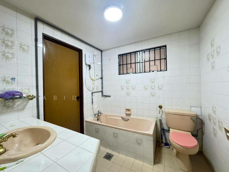 Untuk Disewa - Prime Location Bungalow @ Jalan Maktab, Semarak