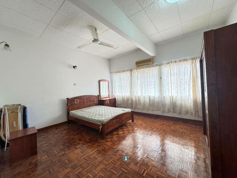 Untuk Disewa - Prime Location Bungalow @ Jalan Maktab, Semarak