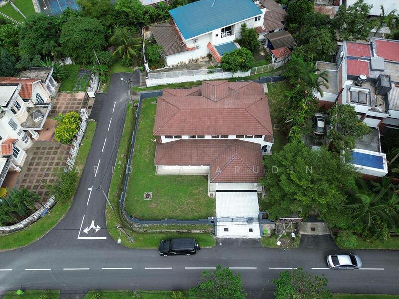 Untuk Disewa - Prime Location Bungalow @ Jalan Maktab, Semarak
