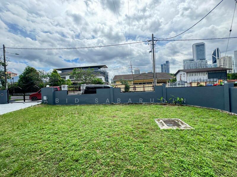 Untuk Disewa - Prime Location Bungalow @ Jalan Maktab, Semarak