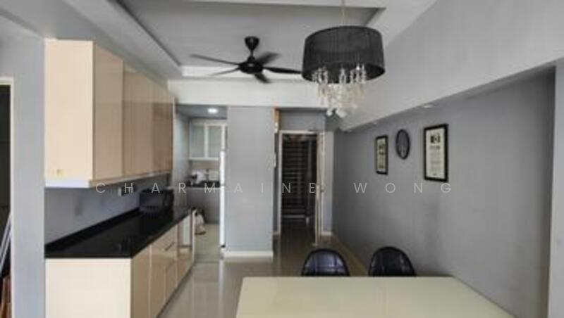 For Rent - Tiara Mutiara / The Crown