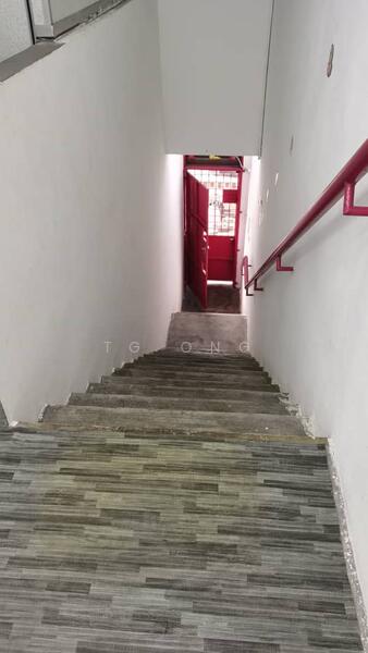For Rent - Alma 1st Floor Facing Mainroad High Visibility Move in Condition