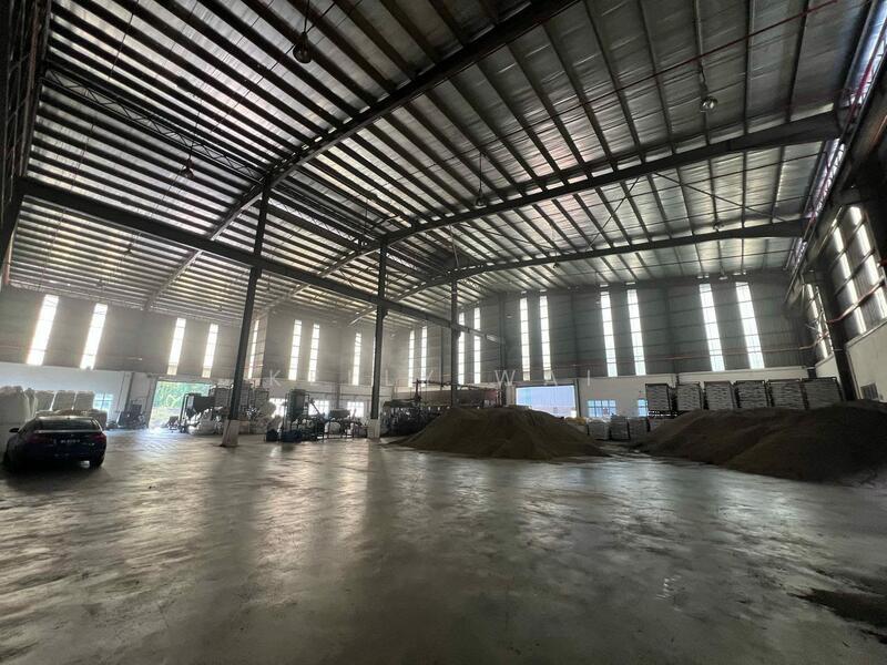 For Sale - Sungai Tiram @ Ulu Tiram 17 acres Medium Industrial Land with Factory For Sale