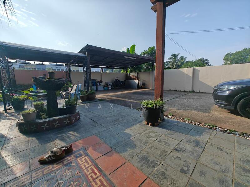 For Sale - Taman Kolam Air, JB Town, Linked Bungalow & Semi D